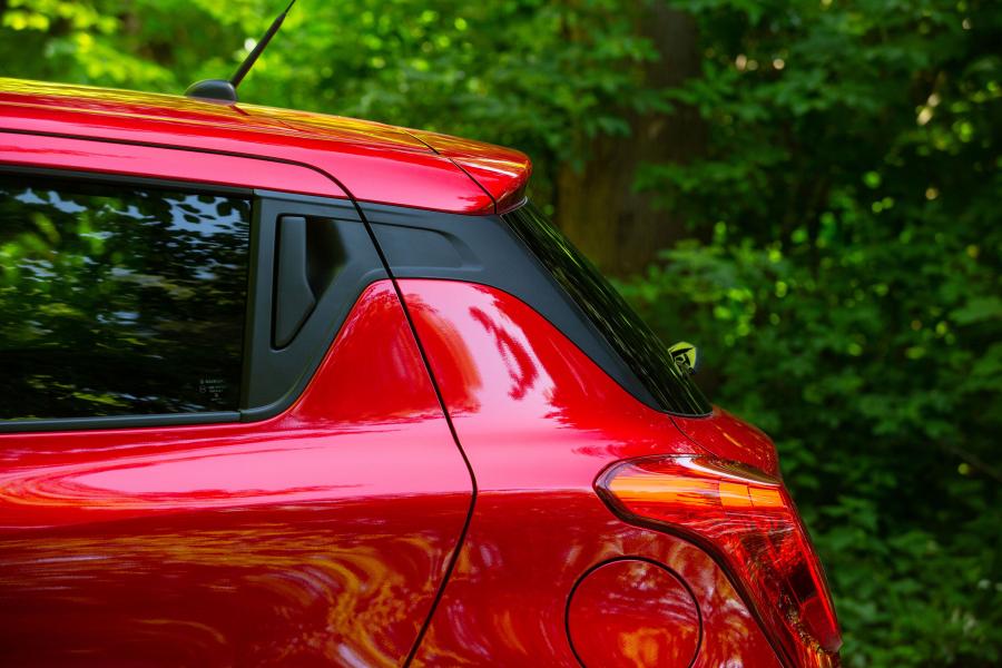 Детали экстерьера Suzuki Swift Hybrid AllGrip 2019 года  (UK) (фото 19 из 22)